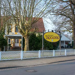  Inn Restaurant Trocadero