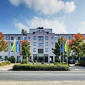 4* Hotel H+